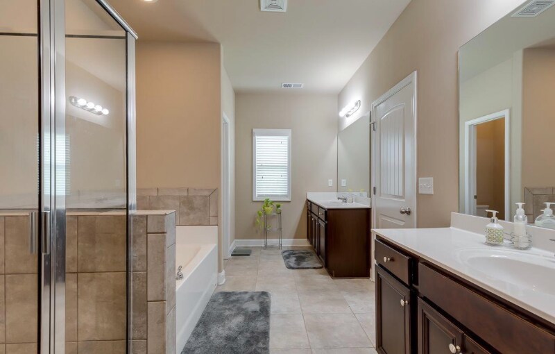 Building Photo - 426 Woodbark Ct