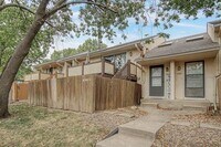 Building Photo - 10923 Gillette St