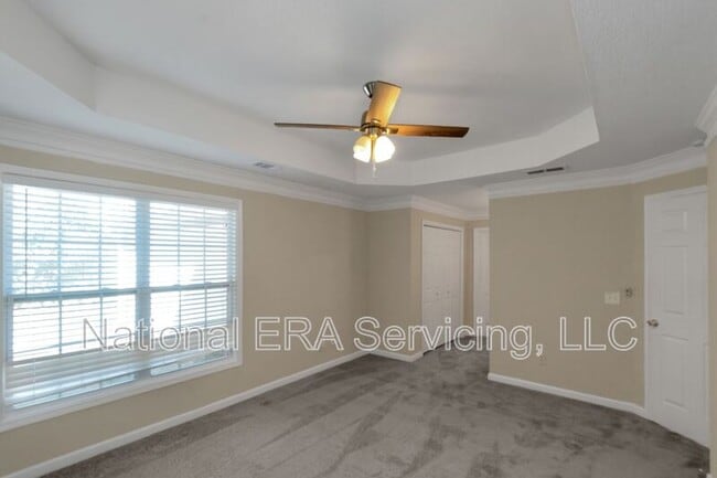 Building Photo - 30 Oaklake Ct