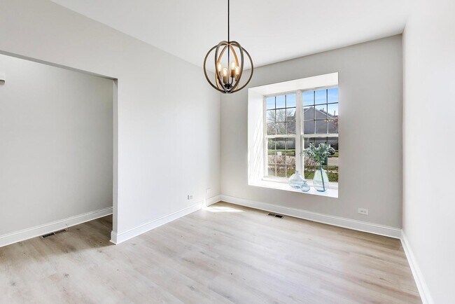 Building Photo - 2219 Rossiter Pkwy