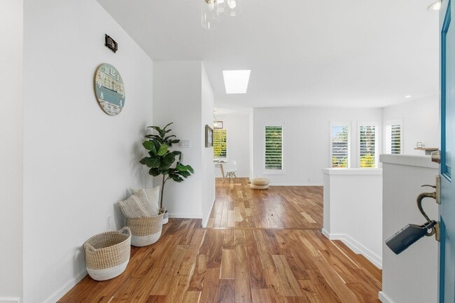 Building Photo - Charming Home in the Heart of Gig Harbor