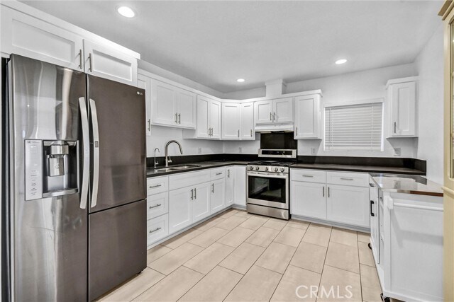 Building Photo - 3913 Walnut St