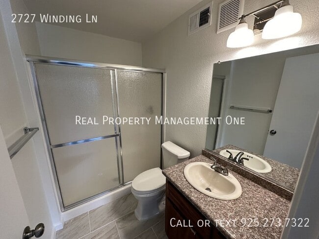Building Photo - 2727 Winding Ln