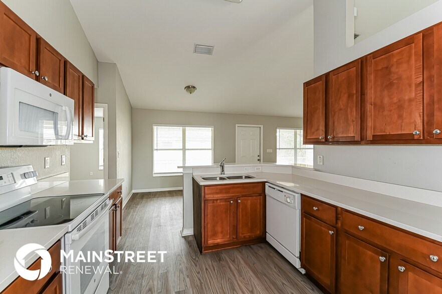 Building Photo - 3909 NE 9th Pl