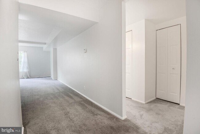 Building Photo - 7661 Provincial Dr