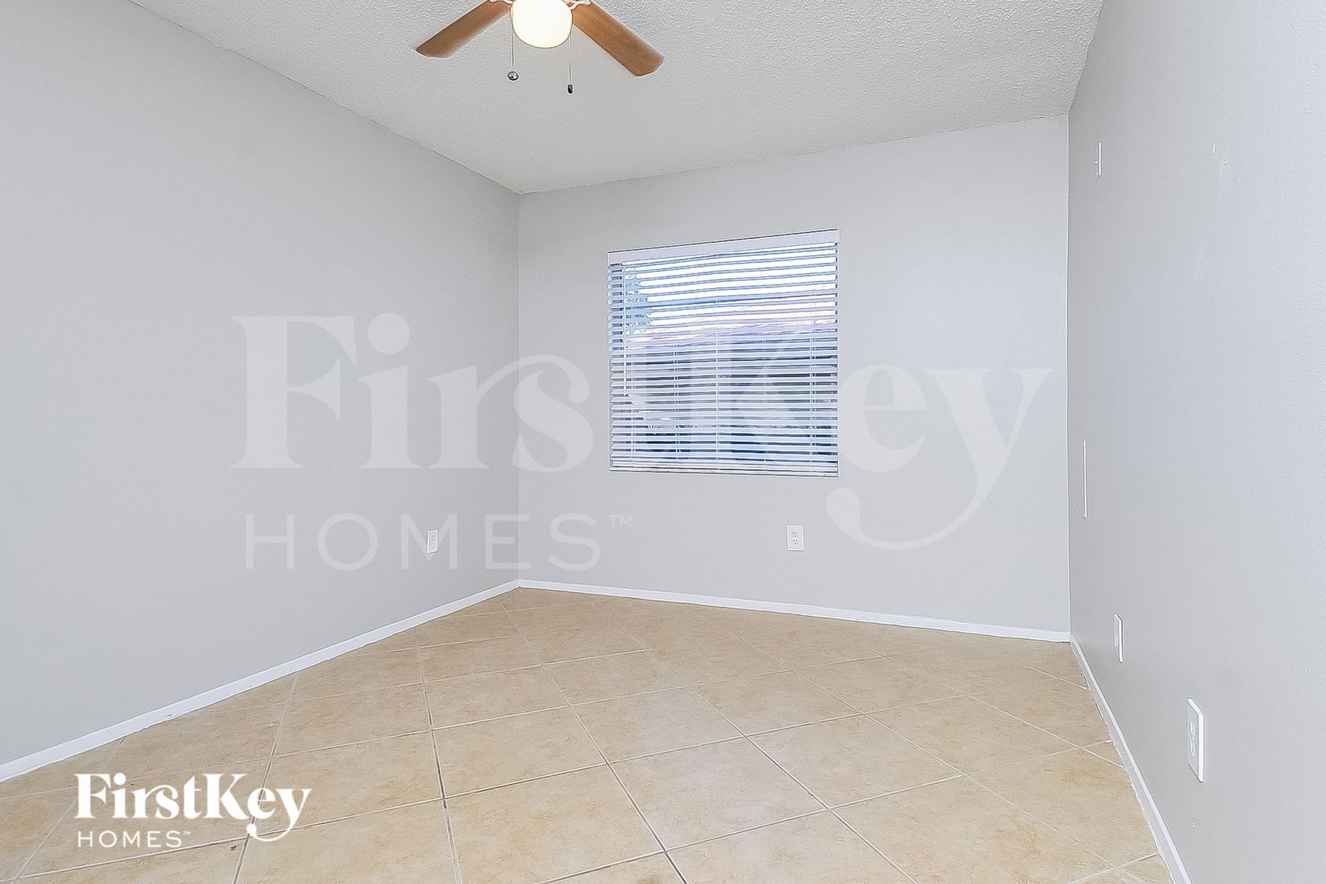 Building Photo - 1623 Dogwood Ln