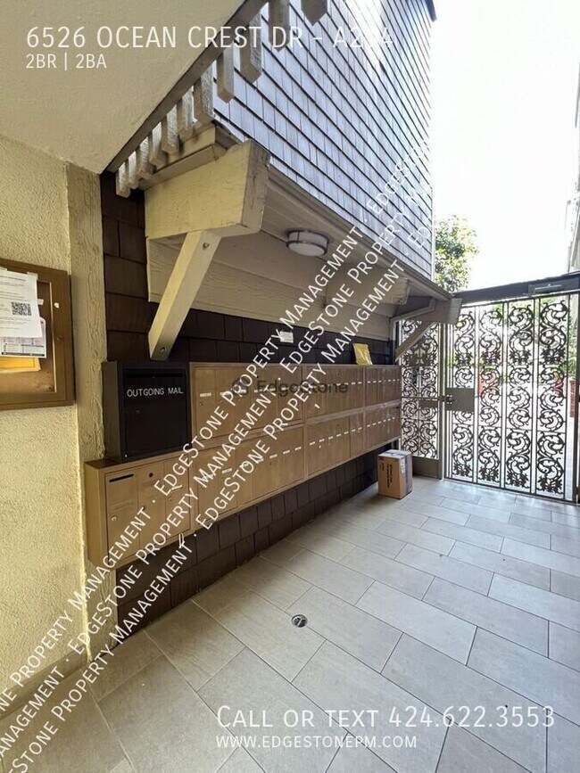 Building Photo - 6526 Ocean Crest Dr