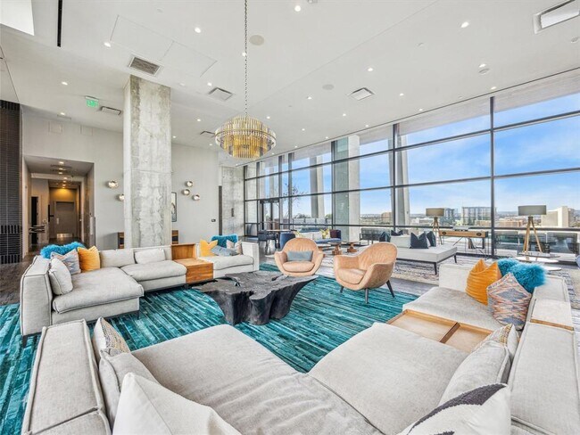 Building Photo - 70 Rainey St