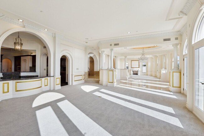 Building Photo - OCEAN VIEW CUSTOM BUILT LUXURY ESTATE