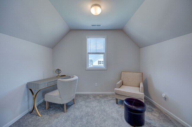 Building Photo - Luxurious 3 bedrooms 2.5 bath home in Northern Lights.