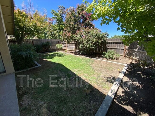 Building Photo - 1348 E Ferguson Ct