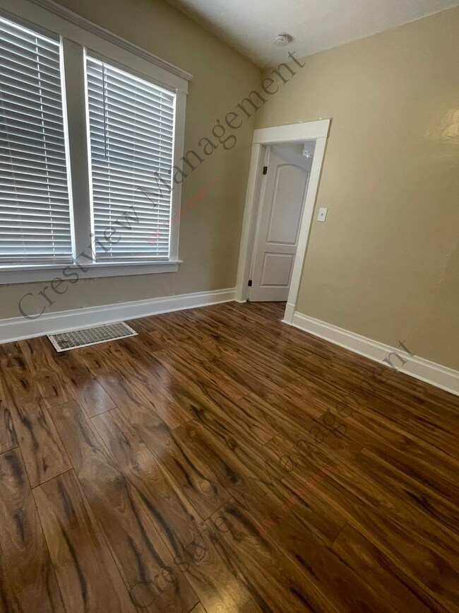 Building Photo - 564 29th St