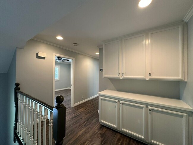 Building Photo - 1635 Larkfield Ave