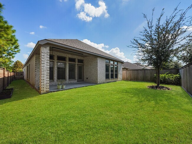 Building Photo - 15039 Montezuma Quail Dr