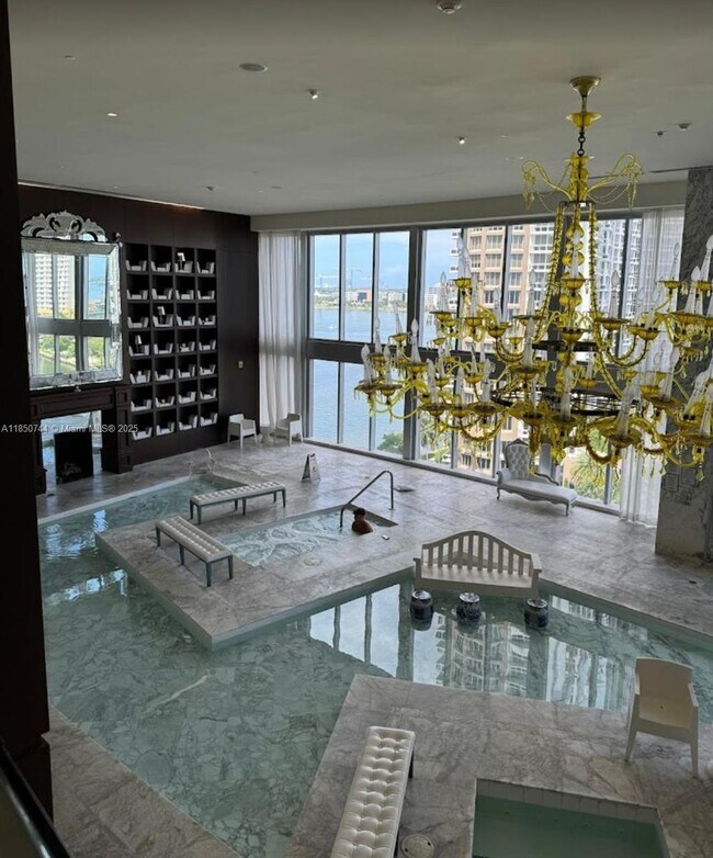Building Photo - 475 Brickell Ave