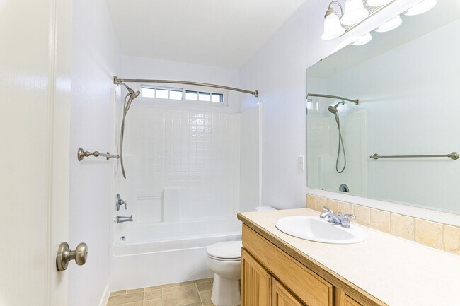 Building Photo - Private Oasis with Panoramic Mountain Views – 4 BR Plus Bonus Room / Office