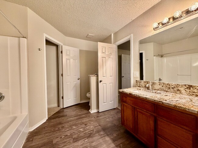 Building Photo - 10802 E 101st St N