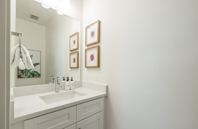 Building Photo - 408 S 680 E