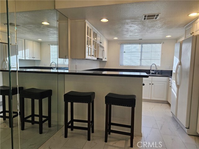 Building Photo - 505 S Farrell Dr