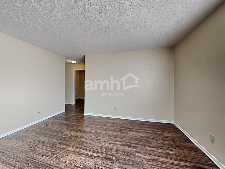 Building Photo - 8629 Blooming Grove Dr