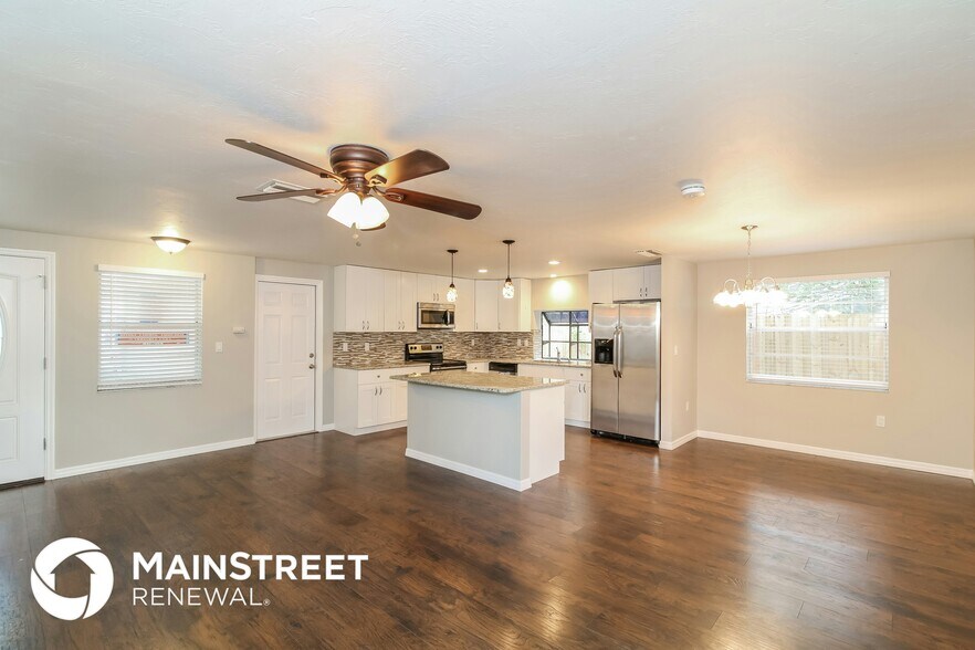 Building Photo - 4042 Cochise Terrace