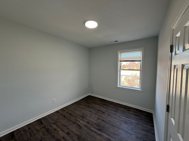Building Photo - 1150 17th St NE