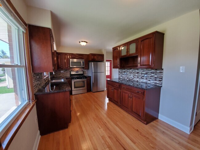 Building Photo - 708 N Wille St