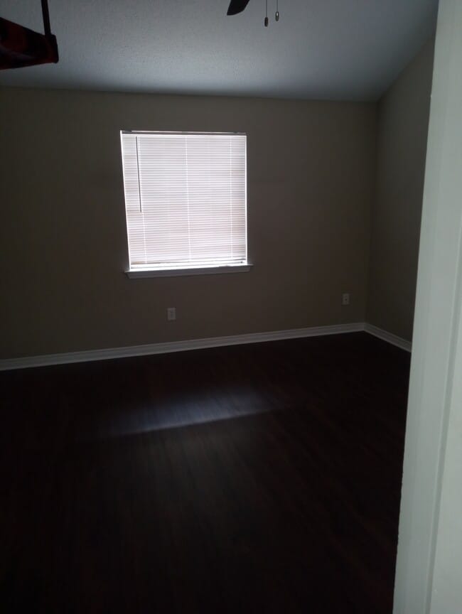 Building Photo - 1428 Hickory Ave