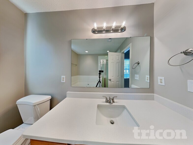 Building Photo - 14426 Planters Knob Ln