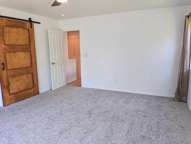 Building Photo - Gorgeous 4 Bedroom Lake Stevens Home in Cr...
