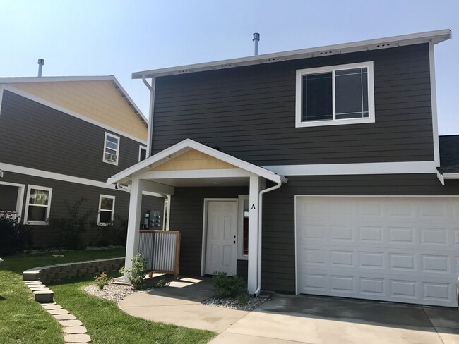 Building Photo - Brand New - 3 Bedroom 2 1/2 Bathroom Townh...