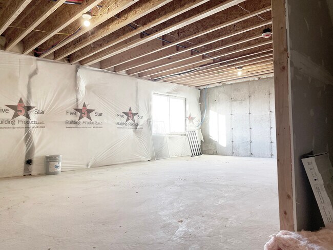 Building Photo - 1599 N 1870 E