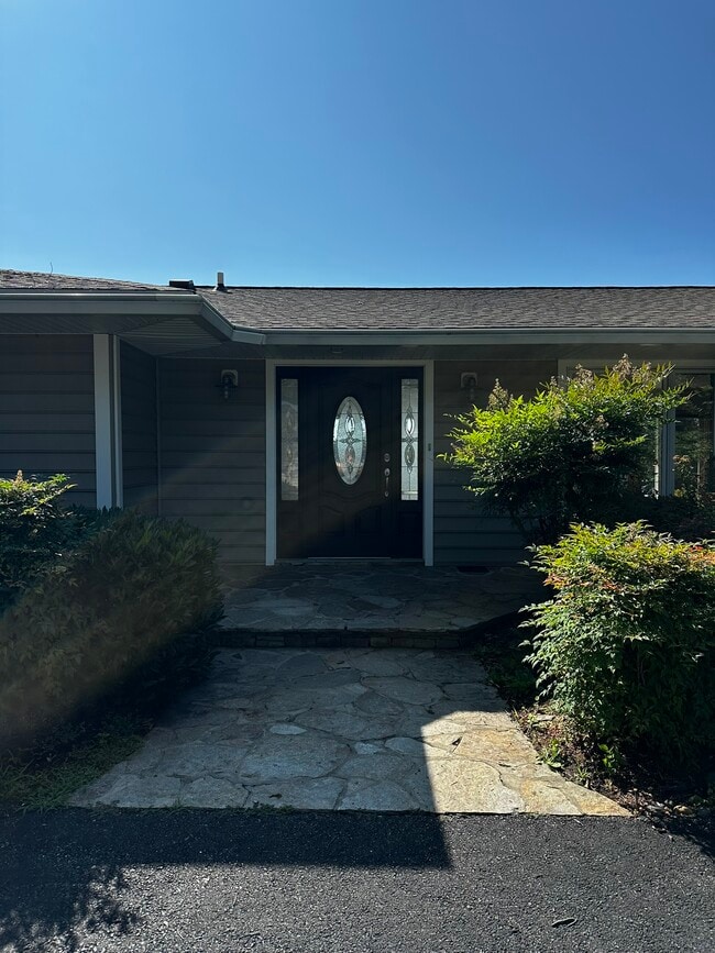 Building Photo - 705 Whitehall Plains Rd
