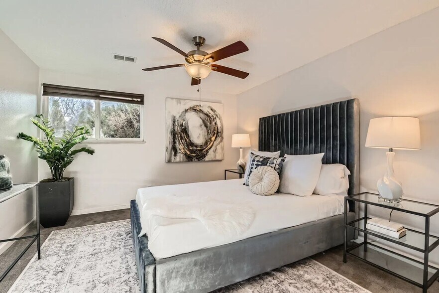 Building Photo - 1608 Cottonwood Dr