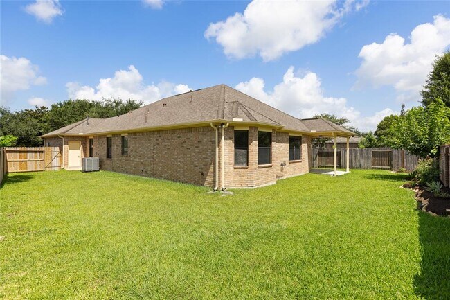 Building Photo - 1240 Pisana