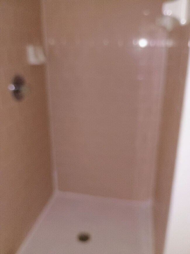 Building Photo - 3 bedroom 2 bathroom Pool House price redu...