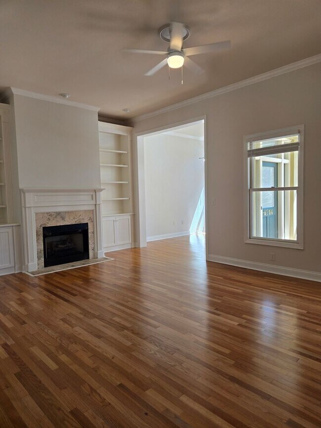 Building Photo - 3-bedroom, 2-bathroom cottage-style villa in Savanna Pointe