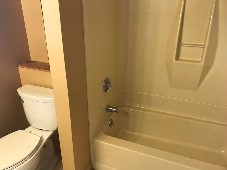 Hot water and pressure for all your washing needs. - 122 Dewey avenue
