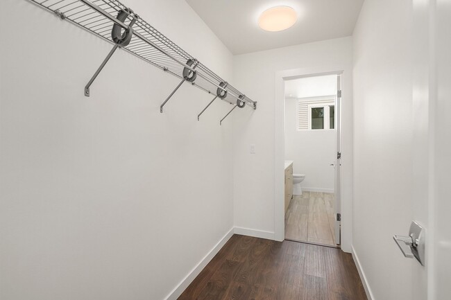 Building Photo - 2bd/1.75ba Seattle Townhome