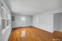 Building Photo - 22 Treat Ave