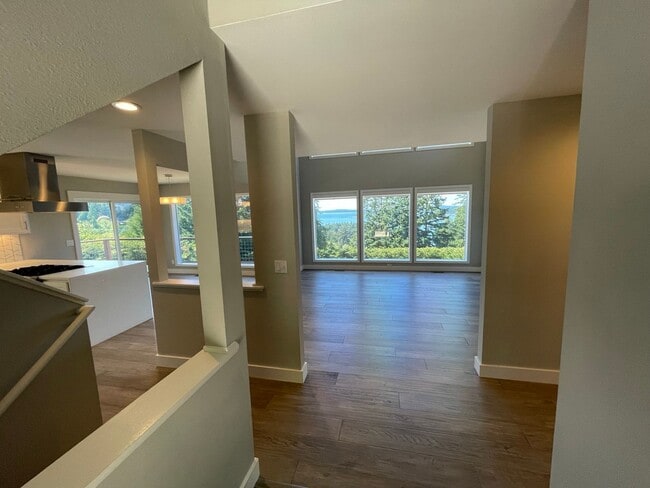 Building Photo - 14076 Rosario Rd