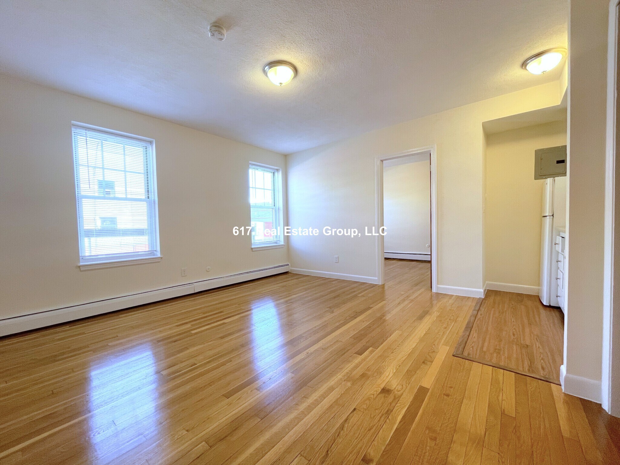Building Photo - 172 N Beacon St