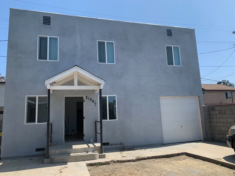 Primary Photo - 2106 S La Brea Ave