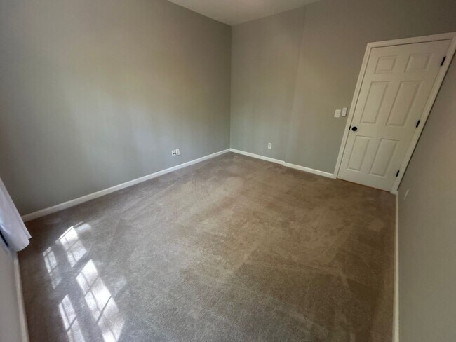 Building Photo - 4 Bedroom | 3 Bathroom Apex Home with Fenc...