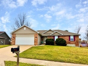 Building Photo - 4708 Manhasset Dr