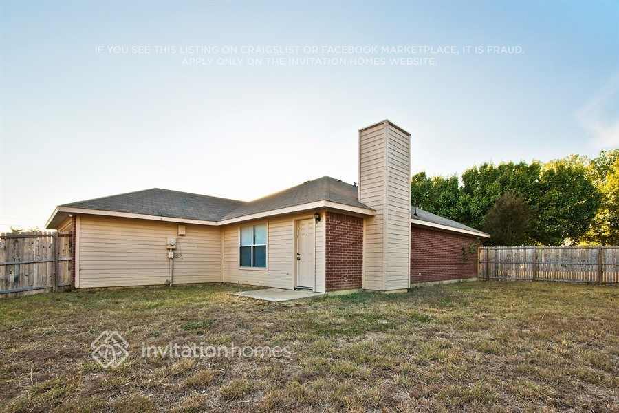 Building Photo - 733 Kristi Ln