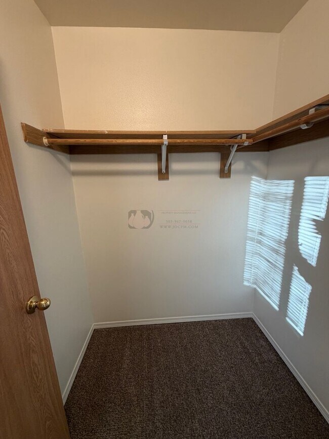 Building Photo - Charter Triplex #2023-LL723