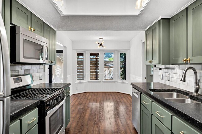 Building Photo - 1804 Stagecoach Trail