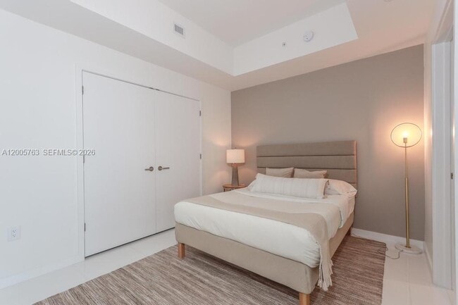 Building Photo - 851 NE 1st Ave