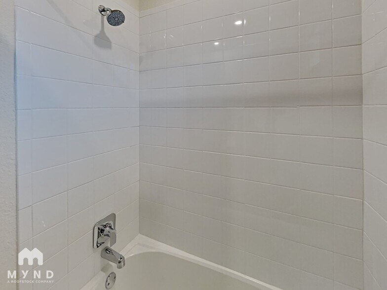 Building Photo - 10713 Fulton Ave